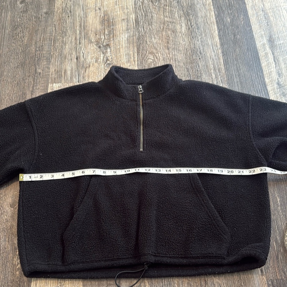 American Eagle Cropped Black Sherpa Fleece Sweatshirt Sweater Top Women’s Medium - Picture 7 of 11